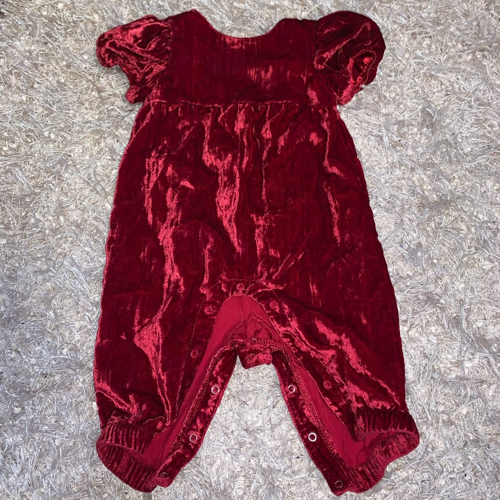 Cat & Jack Baby Girls' Crinkle Velour Romper in Dark Red - size 3-6M - NWOT